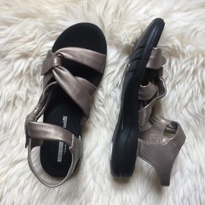 Clark’s Saylie Moon Pewter Leather Sandals